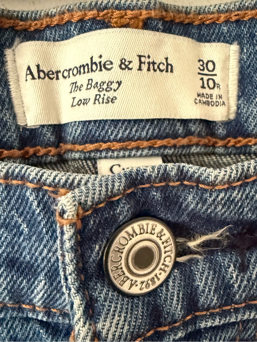 A&F Women’s Baggy Low Rise Medium Wash Blue Wide Leg Classic Jeans Size 30 Sz 10 - Picture 15 of 15